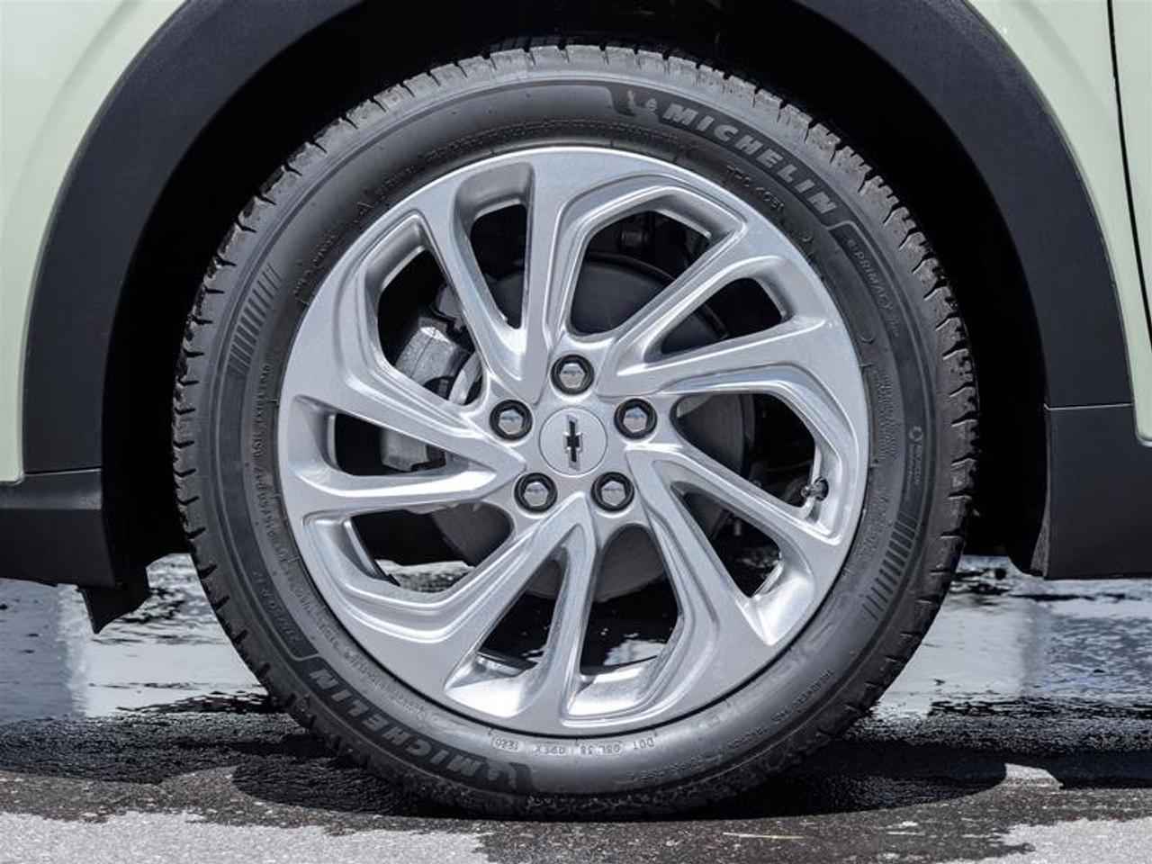 2027 Chevrolet Bolt LT Photo