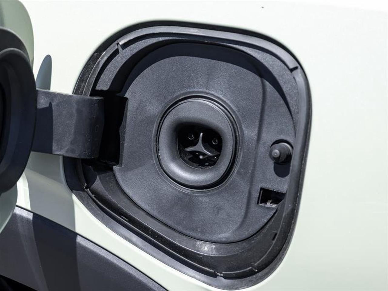 2027 Chevrolet Bolt LT Photo