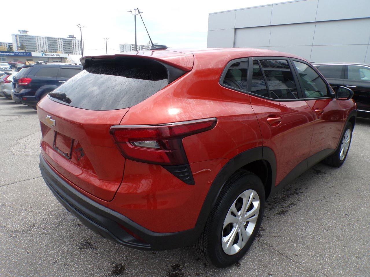 2024 Chevrolet Trax LS Photo3