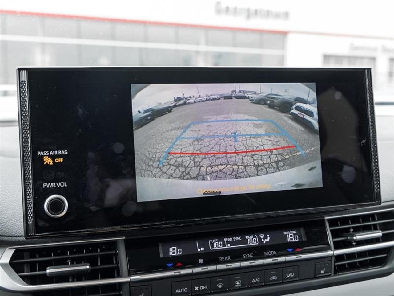 2025 Toyota Sienna Hybrid Sienna XLE 8-Pass Sunroof | Backup Cam | Heated Seats | Wireless Charging | XLE Photo