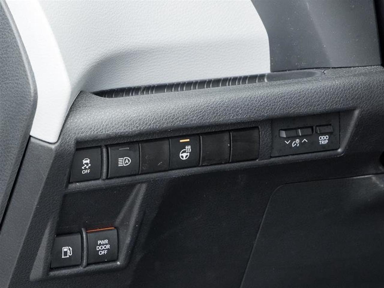 2025 Toyota Sienna Hybrid Sienna XLE 8-Pass Sunroof | Backup Cam | Heated Seats | Wireless Charging | XLE Photo