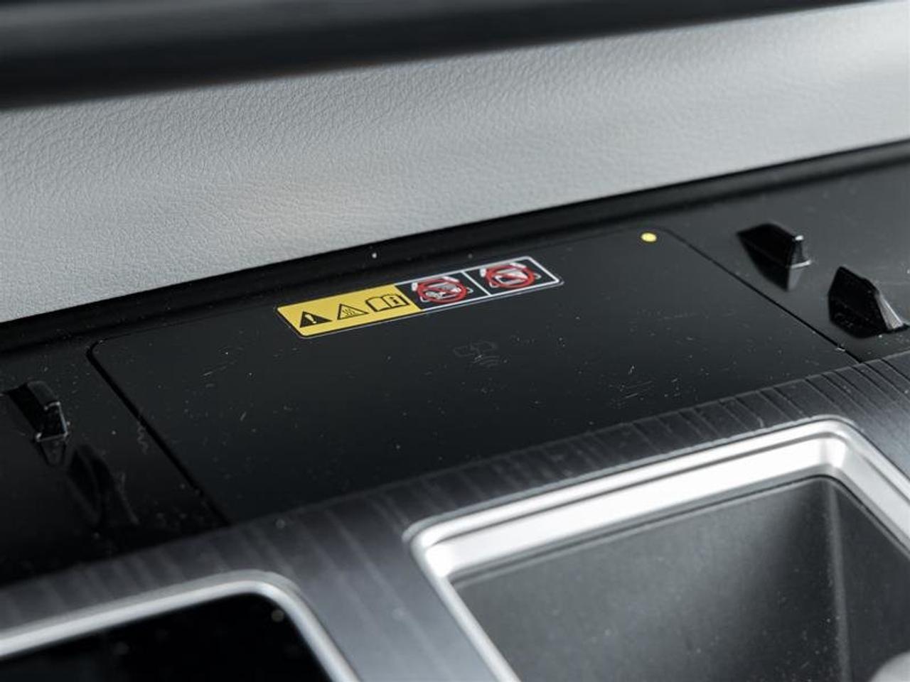 2025 Toyota Sienna Hybrid Sienna XLE 8-Pass Sunroof | Backup Cam | Heated Seats | Wireless Charging | XLE Photo