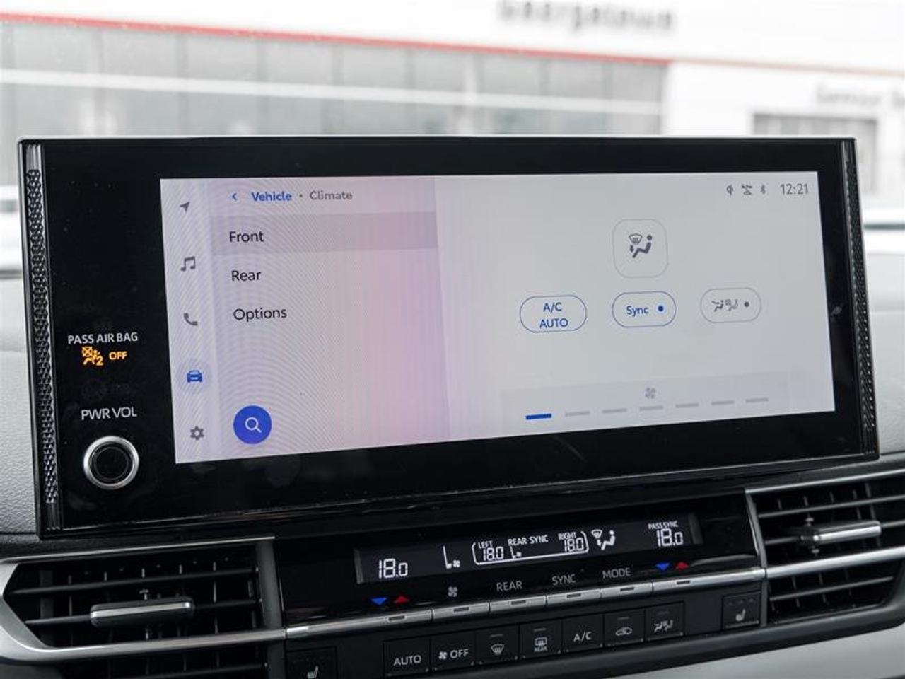 2025 Toyota Sienna Hybrid Sienna XLE 8-Pass Sunroof | Backup Cam | Heated Seats | Wireless Charging | XLE Photo