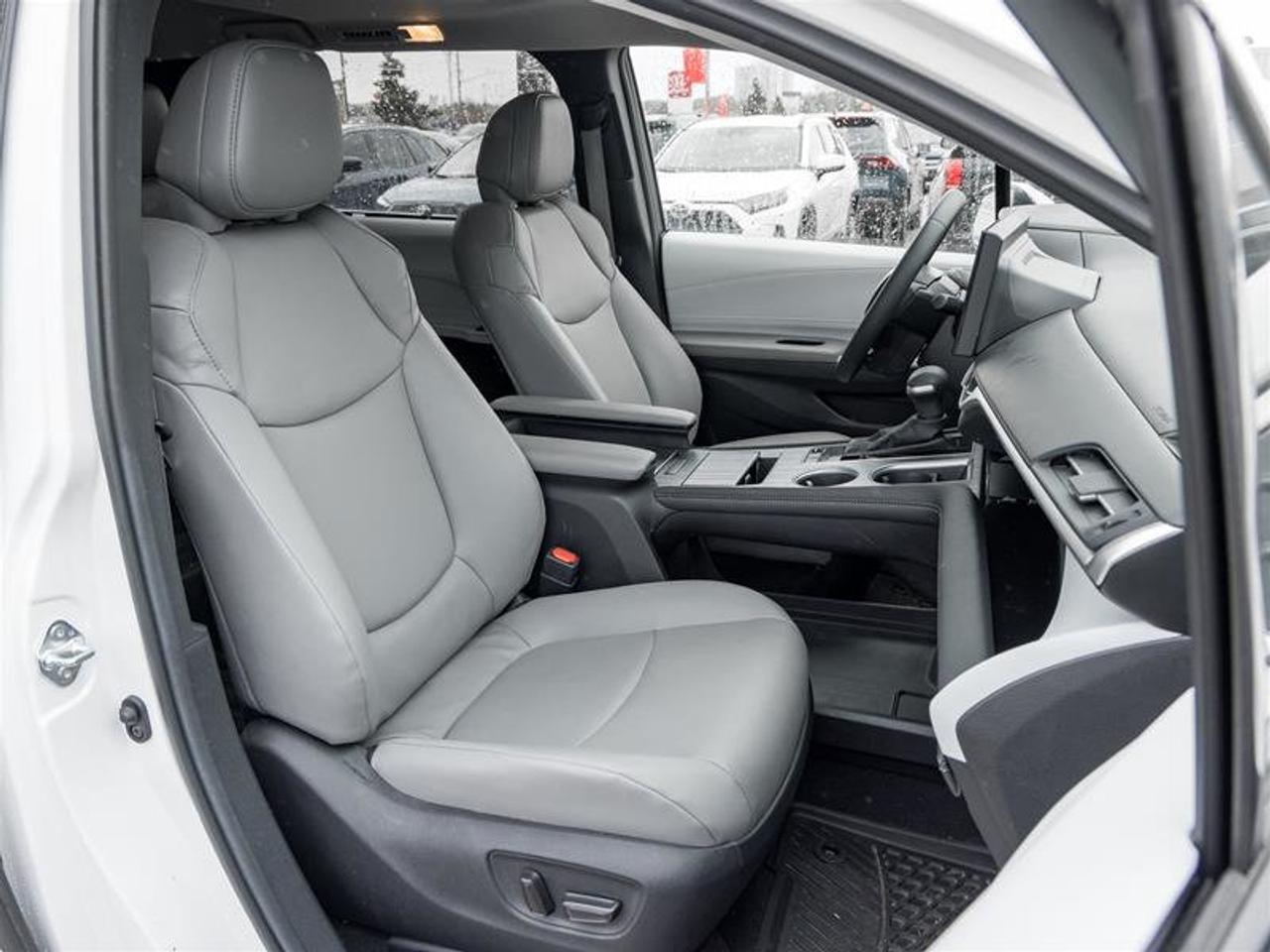 2025 Toyota Sienna Hybrid Sienna XLE 8-Pass Sunroof | Backup Cam | Heated Seats | Wireless Charging | XLE Photo