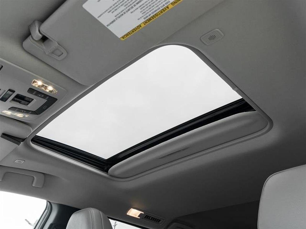 2025 Toyota Sienna Hybrid Sienna XLE 8-Pass Sunroof | Backup Cam | Heated Seats | Wireless Charging | XLE Photo