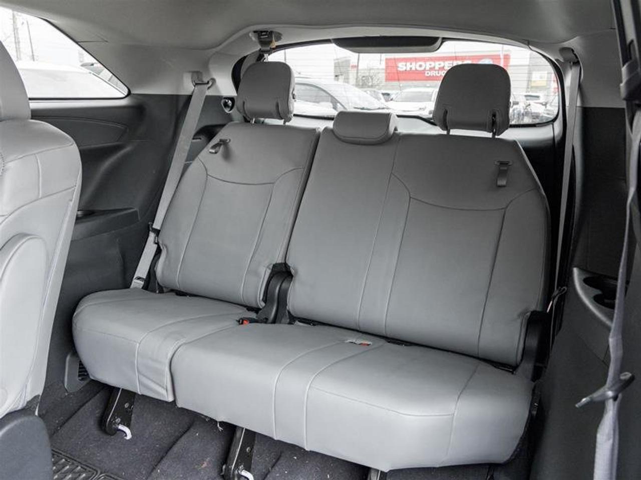 2025 Toyota Sienna Hybrid Sienna XLE 8-Pass Sunroof | Backup Cam | Heated Seats | Wireless Charging | XLE Photo