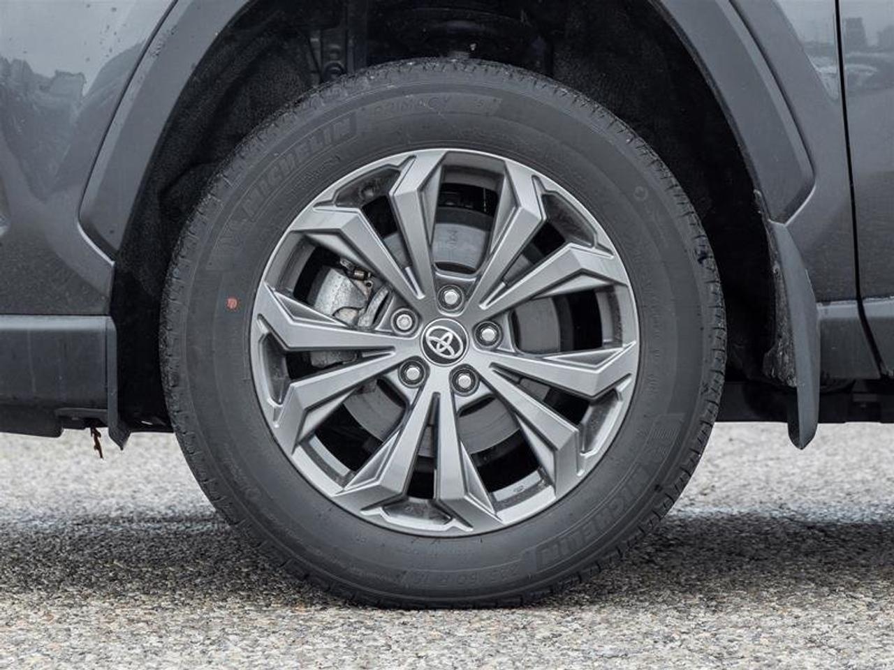 2025 Toyota RAV4 Hybrid Limited AWD Sunroof | Backup Cam | Navi | Heated Seats | Wireless Charging | JBL Audio | Limited Photo