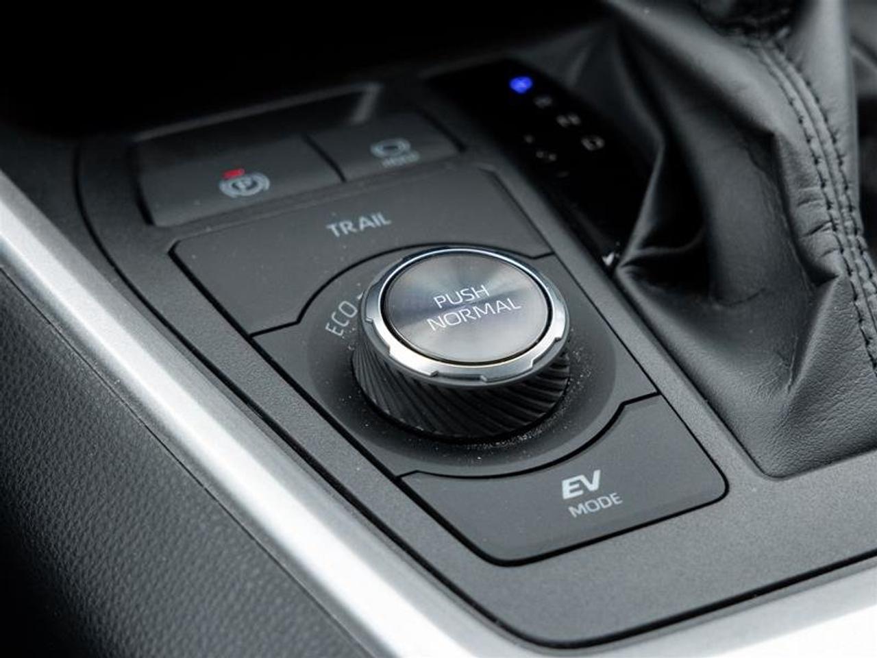 2025 Toyota RAV4 Hybrid Limited AWD Sunroof | Backup Cam | Navi | Heated Seats | Wireless Charging | JBL Audio | Limited Photo