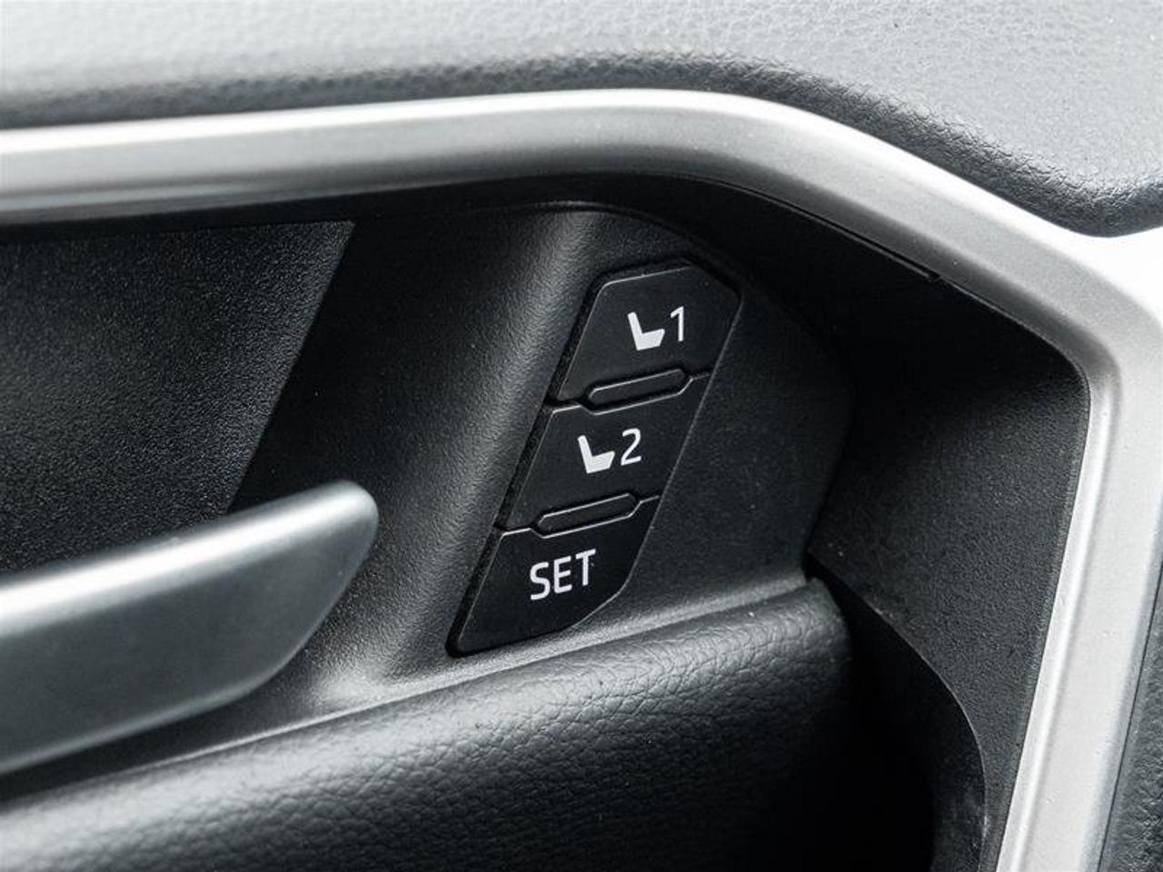 2025 Toyota RAV4 Hybrid Limited AWD Sunroof | Backup Cam | Navi | Heated Seats | Wireless Charging | JBL Audio | Limited Photo