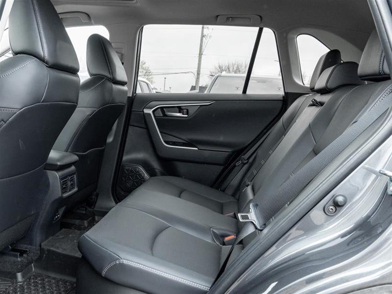 2025 Toyota RAV4 Hybrid Limited AWD Sunroof | Backup Cam | Navi | Heated Seats | Wireless Charging | JBL Audio | Limited Photo
