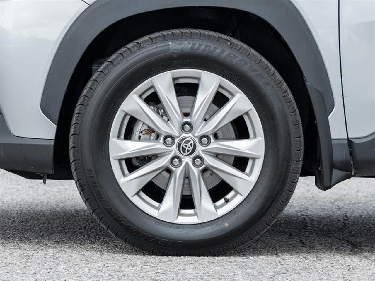 2023 Toyota Corolla Cross LE AWD Heated Seats| Heated Steering Wheel| Moonroof| Backup Camera| LE| AWD Photo3