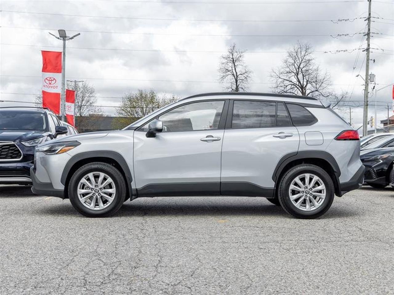 2023 Toyota Corolla Cross LE AWD Heated Seats| Heated Steering Wheel| Moonroof| Backup Camera| LE| AWD Photo2