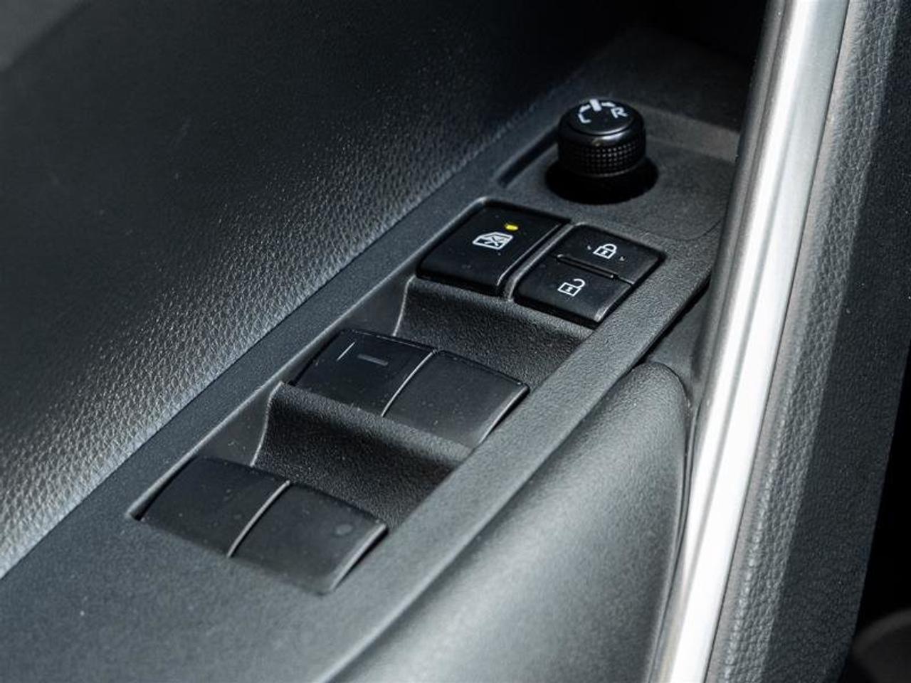 2023 Toyota Corolla Cross LE AWD Heated Seats| Heated Steering Wheel| Moonroof| Backup Camera| LE| AWD Photo