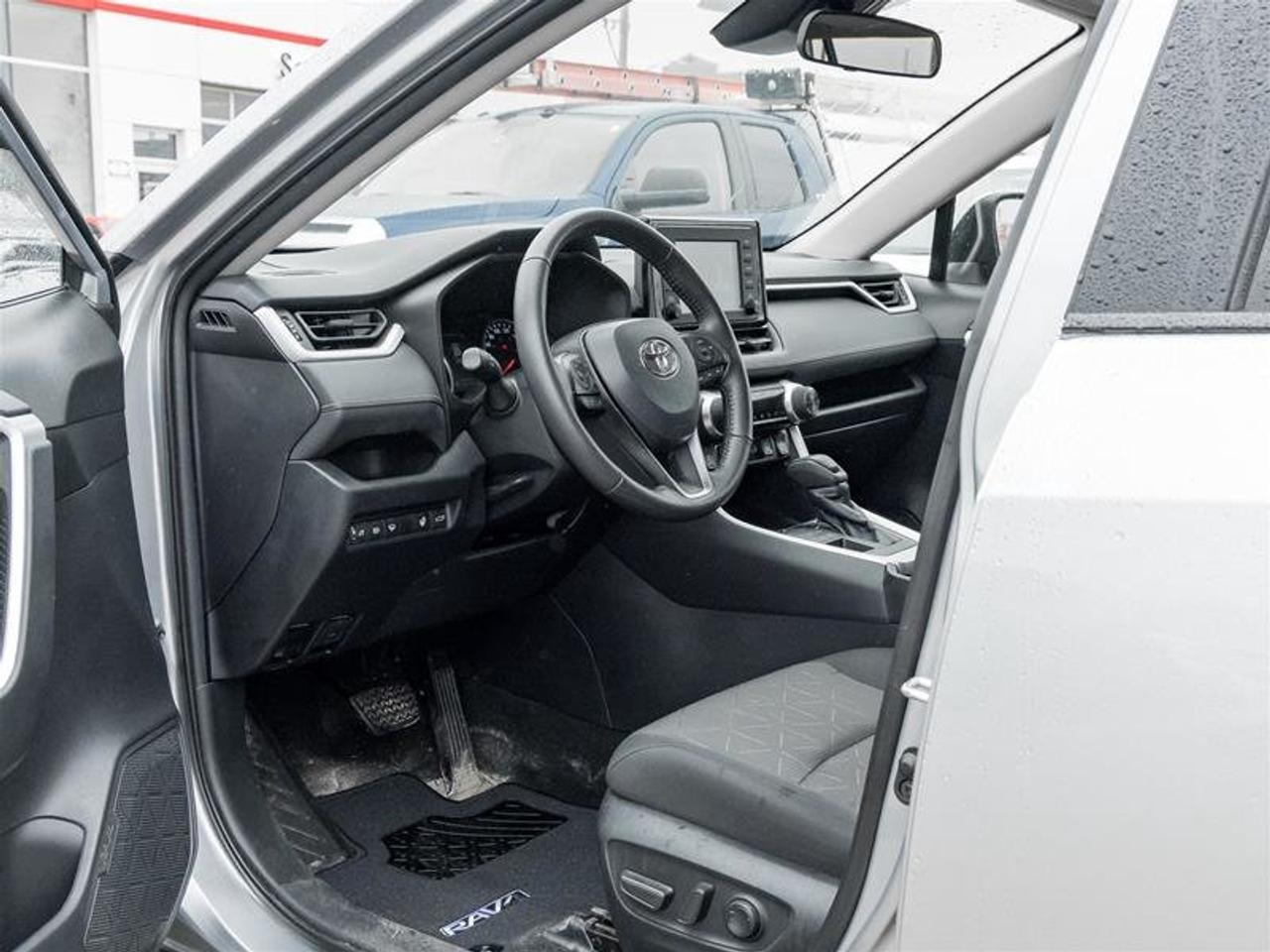 2021 Toyota RAV4 XLE AWD Sunroof | Backup Cam | Heated Seats | XLE | AWD Photo