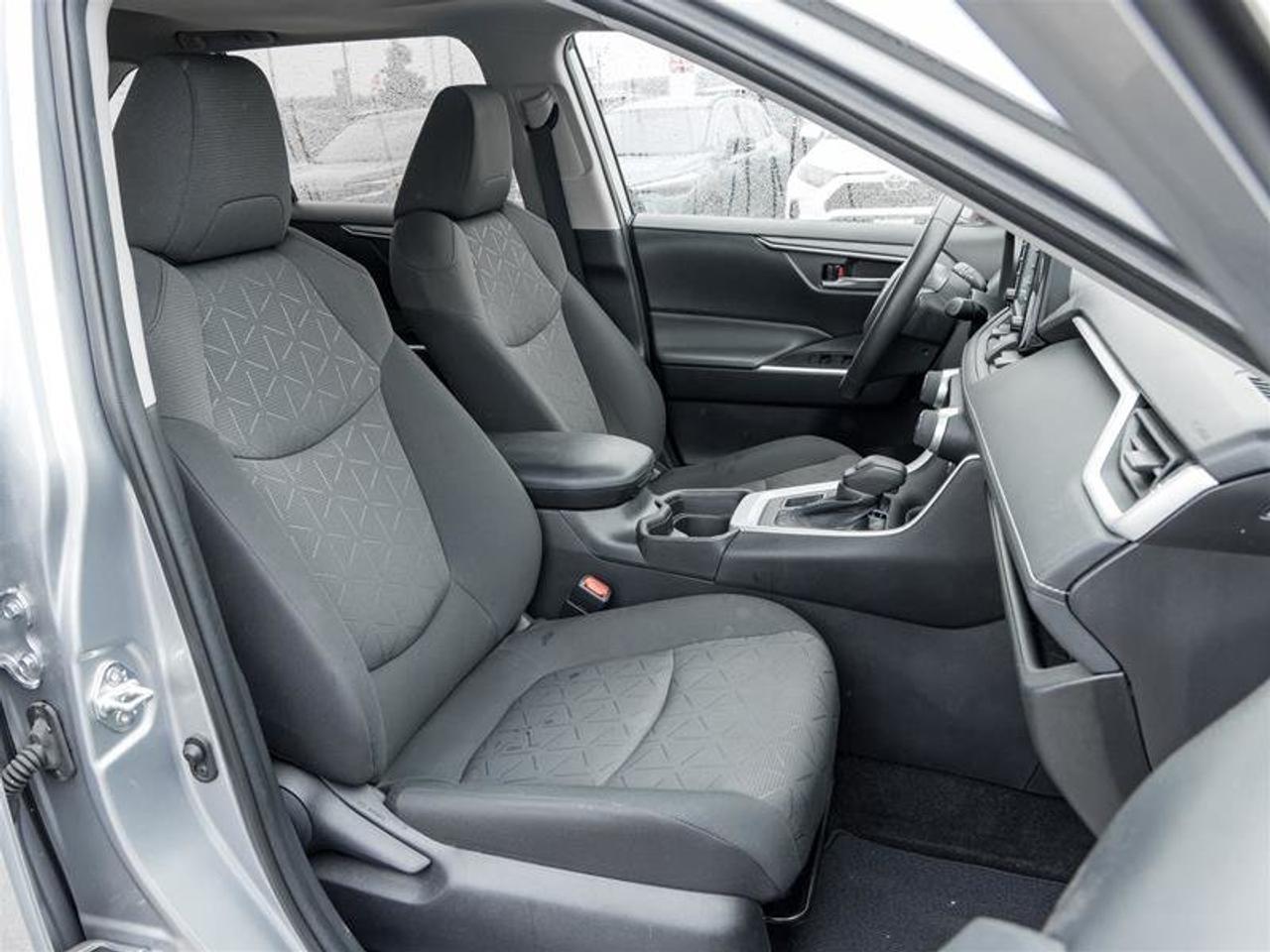2021 Toyota RAV4 XLE AWD Sunroof | Backup Cam | Heated Seats | XLE | AWD Photo