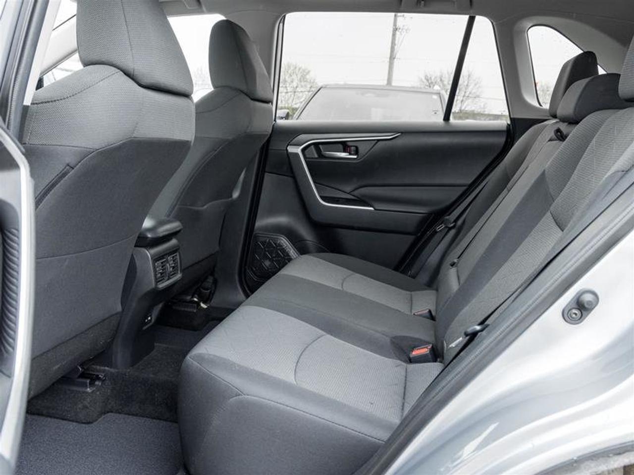 2021 Toyota RAV4 XLE AWD Sunroof | Backup Cam | Heated Seats | XLE | AWD Photo