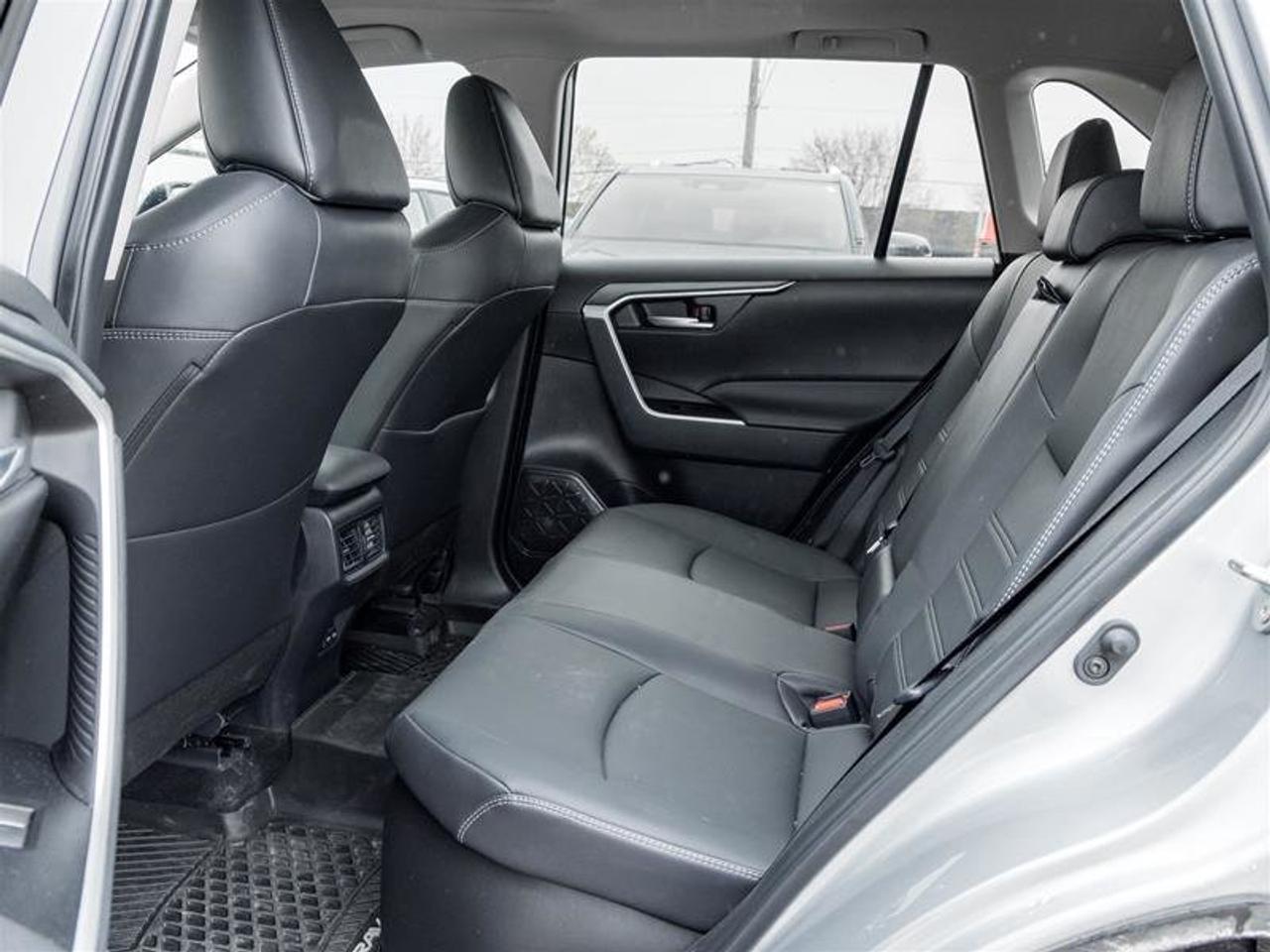 2025 Toyota RAV4 Hybrid XLE AWD Sunroof | Backup Cam | Heated Seats | Hybrid | XLE | AWD Photo