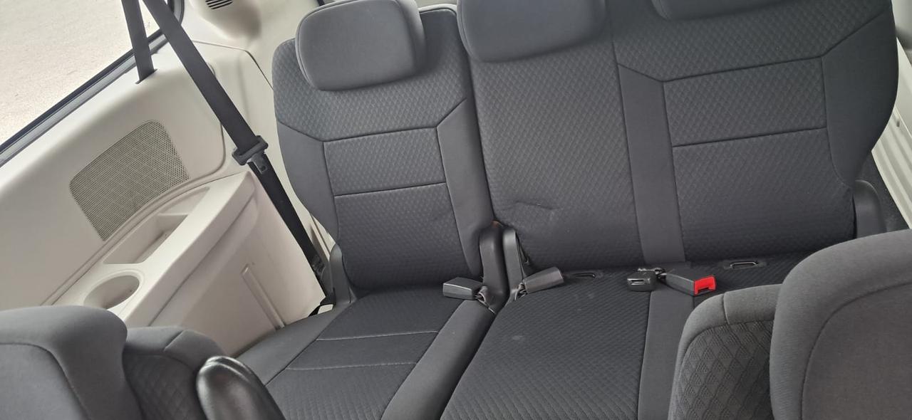 2010 Dodge Grand Caravan SXT Photo