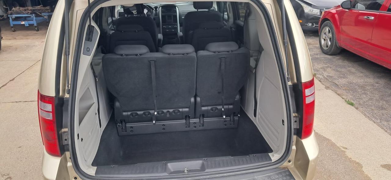 2010 Dodge Grand Caravan SXT Photo