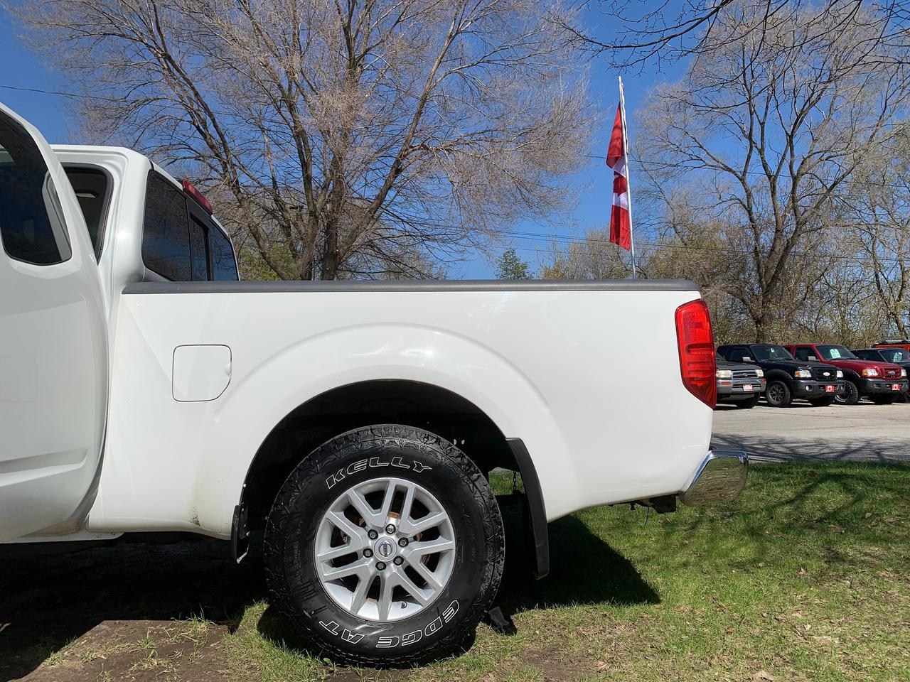 2016 Nissan Frontier SV Photo3