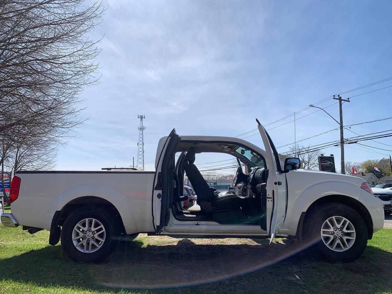 2016 Nissan Frontier SV Photo