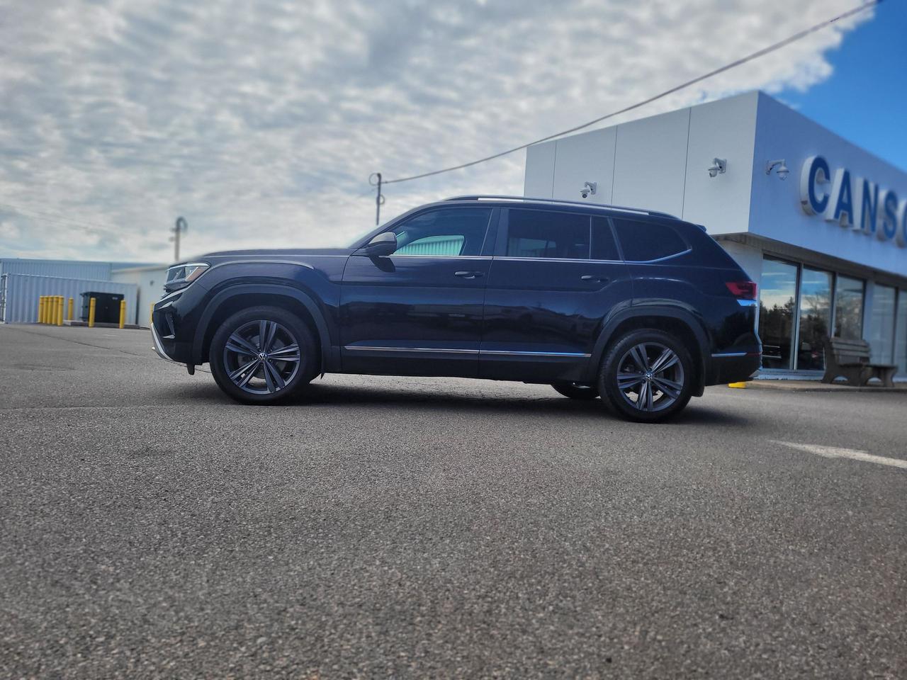 2021 Volkswagen Atlas HIGHLINE 4WD W/PANO ROOF Photo2