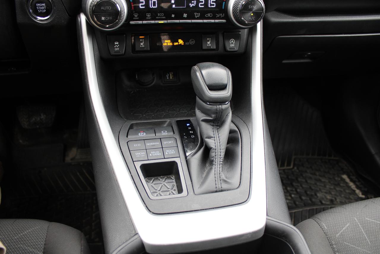 2024 Toyota RAV4 XLE AWD Photo