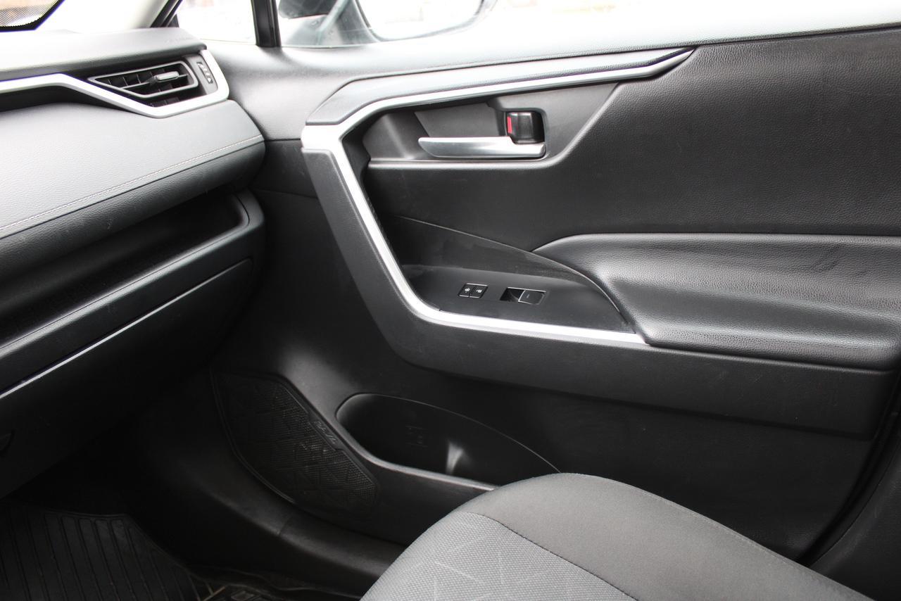 2024 Toyota RAV4 XLE AWD Photo