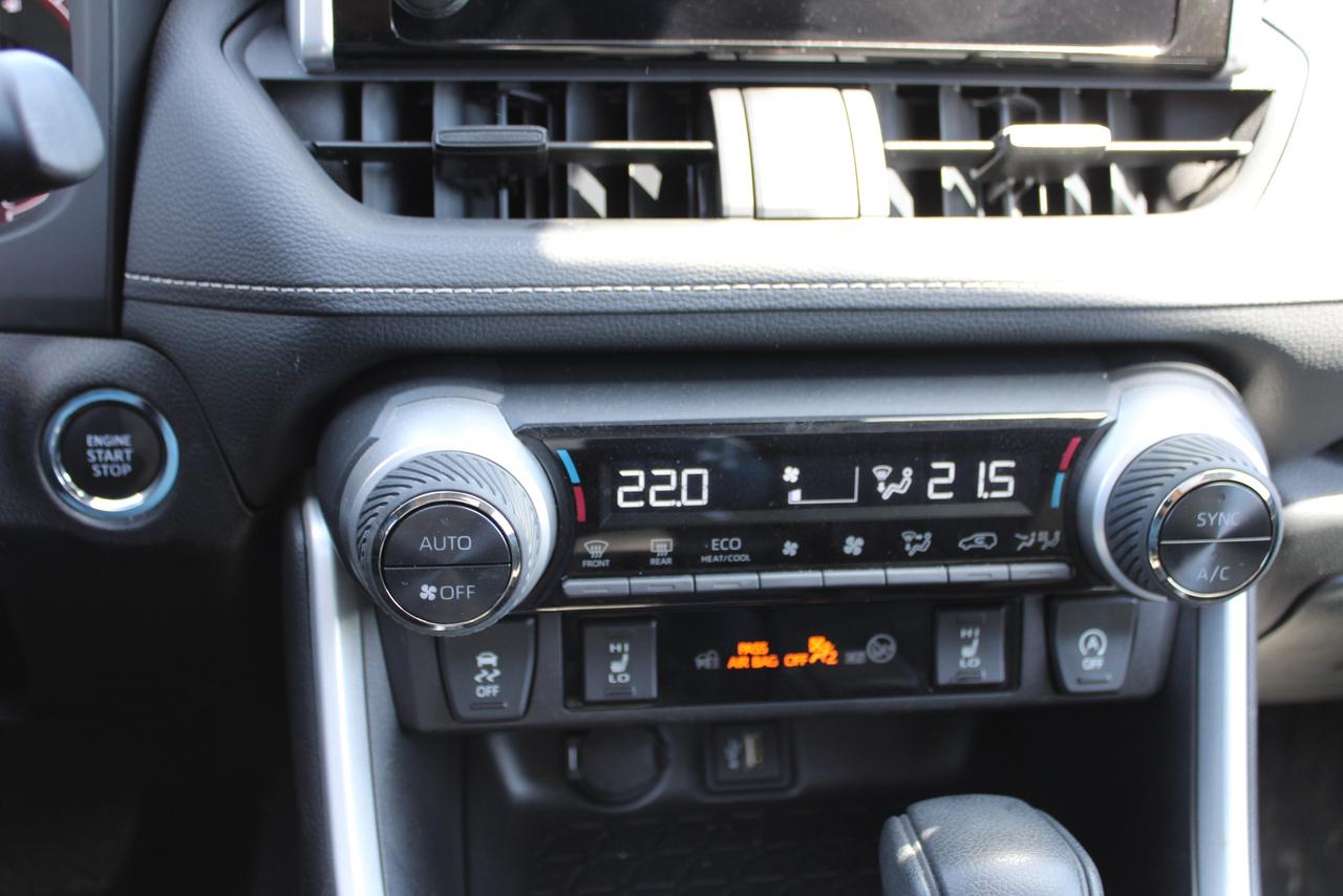 2025 Toyota RAV4 XLE AWD Photo