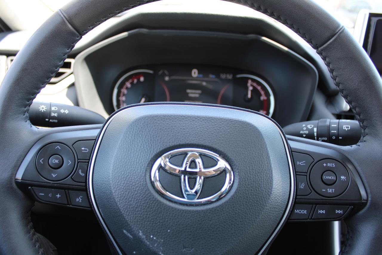 2025 Toyota RAV4 XLE AWD Photo