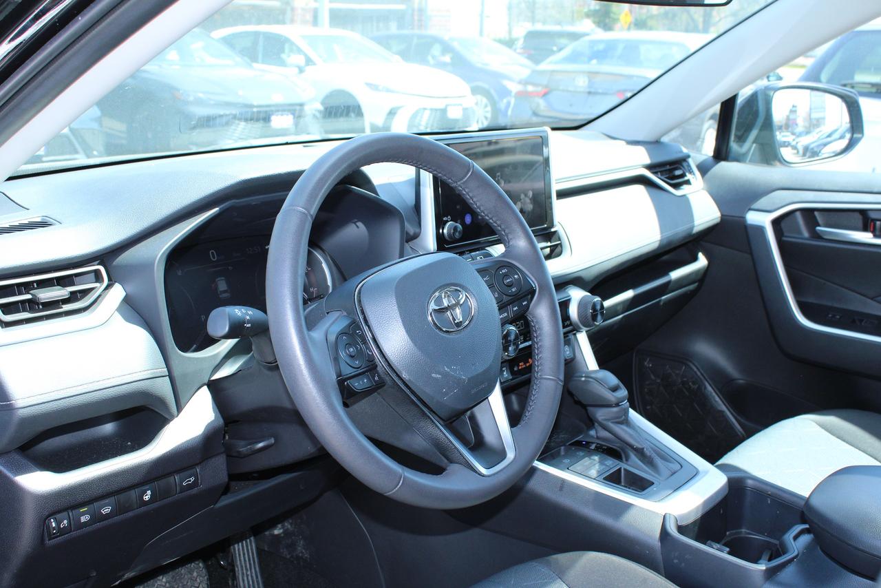 2025 Toyota RAV4 XLE AWD Photo