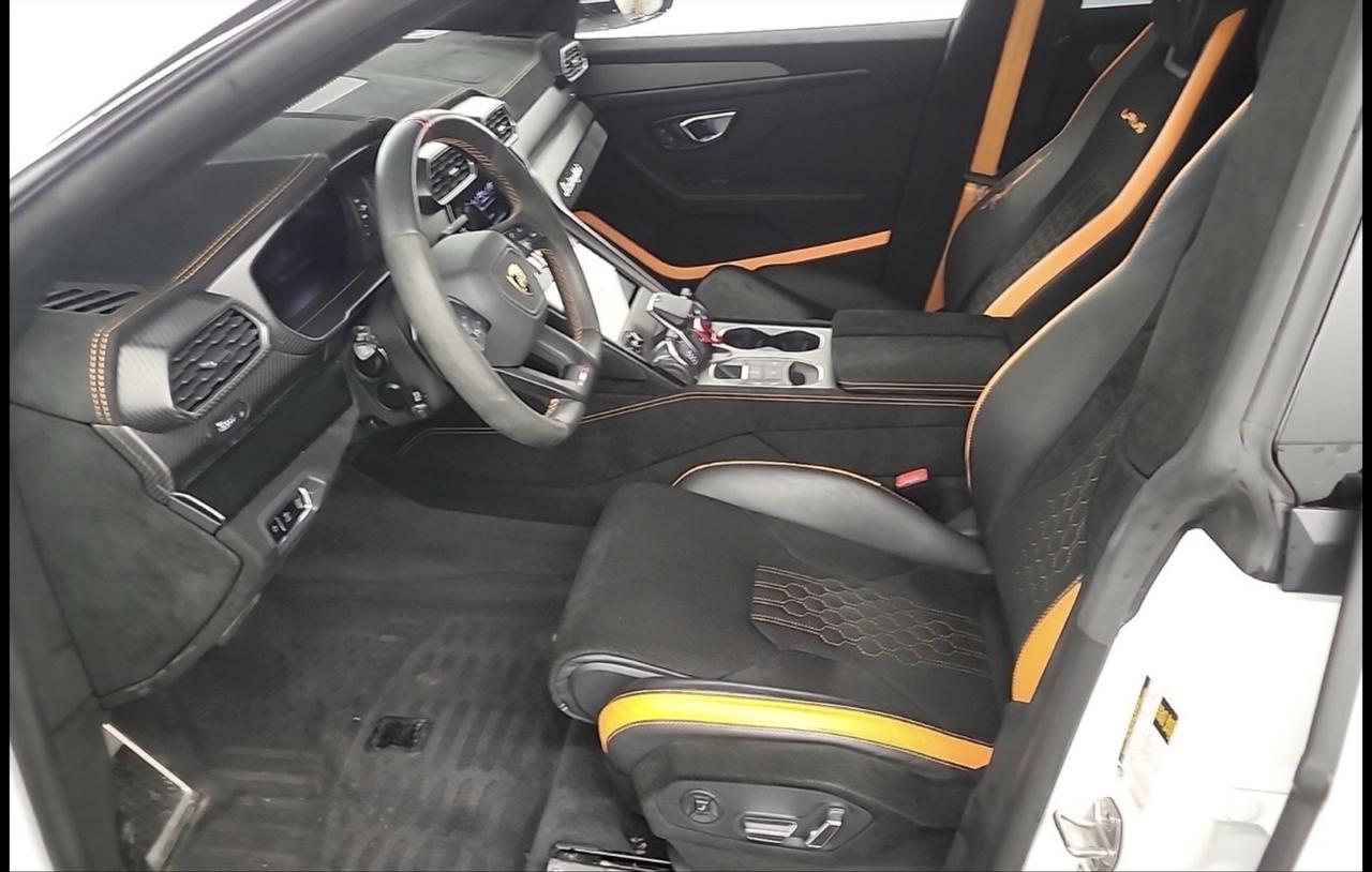 2023 Lamborghini Urus S Photo2