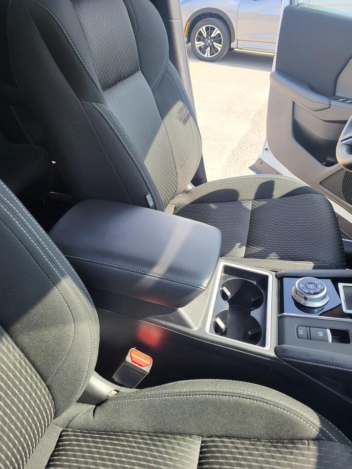 2024 Mitsubishi Outlander SE Photo