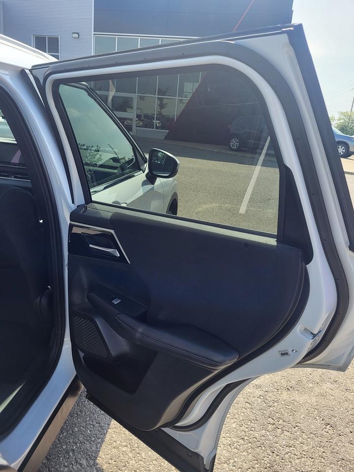 2024 Mitsubishi Outlander SE Photo