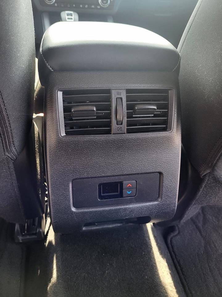 2024 Mitsubishi Outlander SE Photo