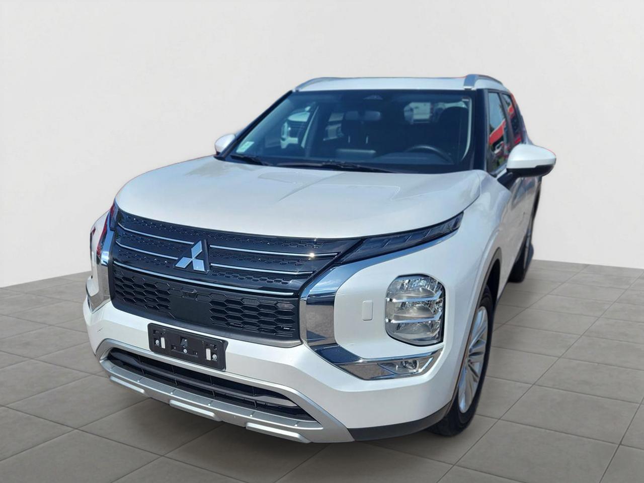 2024 Mitsubishi Outlander SE Photo0