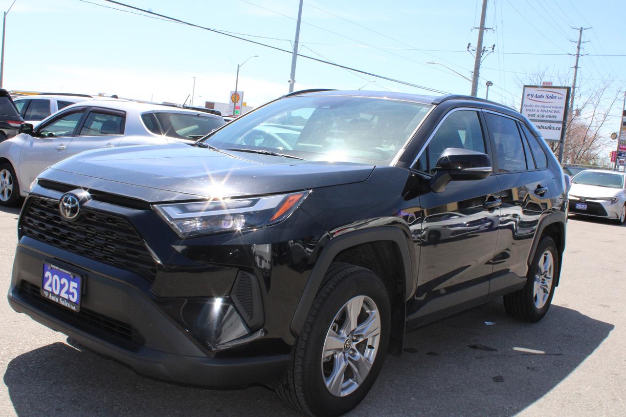 2025 Toyota RAV4 XLE Photo