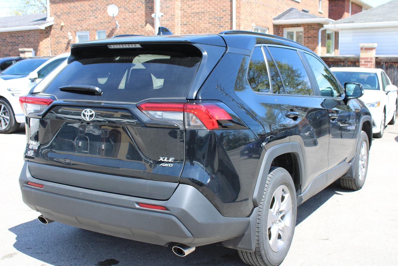 2025 Toyota RAV4 XLE Photo