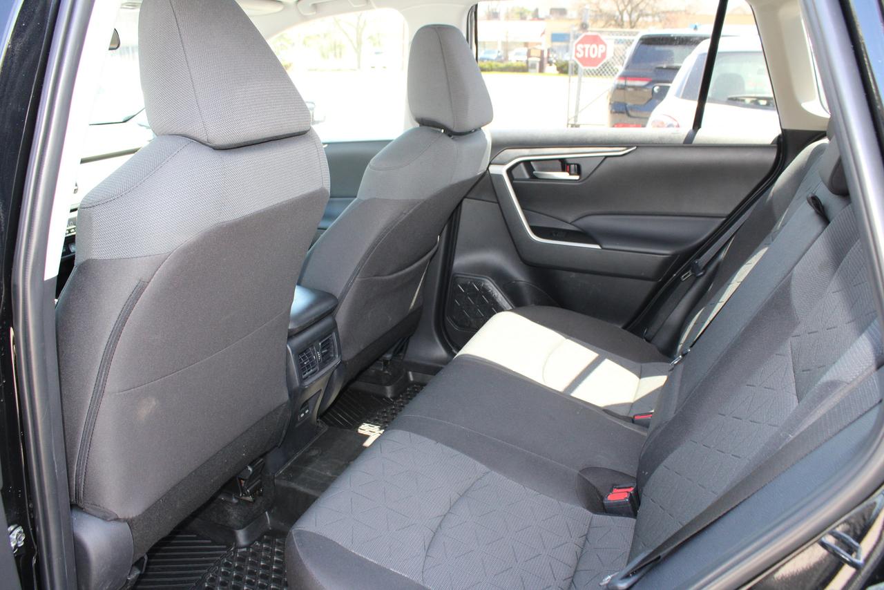 2025 Toyota RAV4 XLE Photo