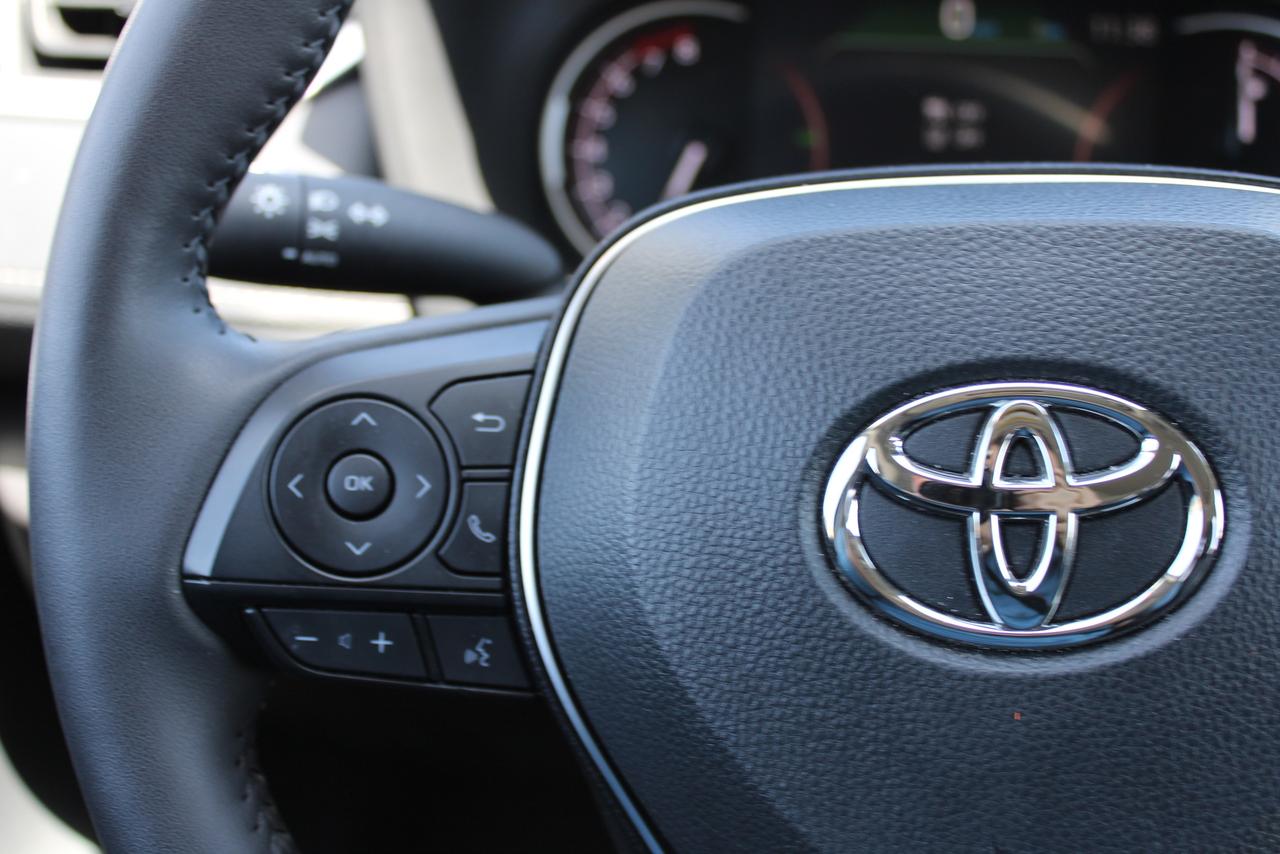 2025 Toyota RAV4 XLE Photo