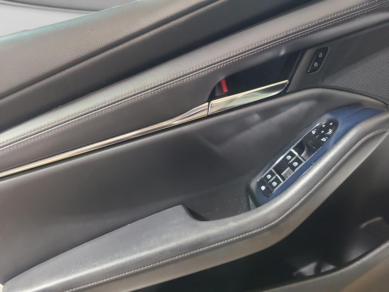 2019 Mazda MAZDA3 GS - Photo #11