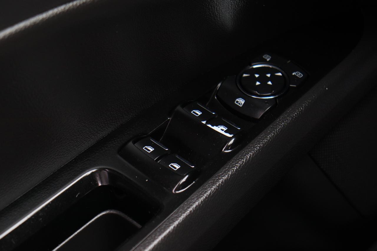 2016 Ford Fusion SE | Leather | Sunroof | Nav | Cam | Alloys & More Photo17