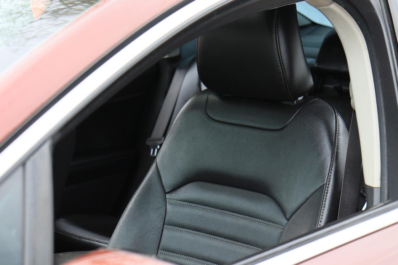 2016 Ford Fusion SE | Leather | Sunroof | Nav | Cam | Alloys & More Photo15