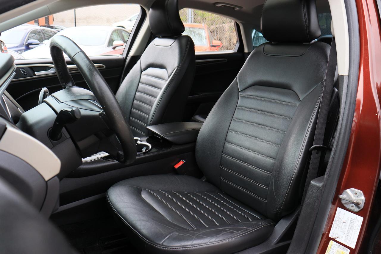 2016 Ford Fusion SE | Leather | Sunroof | Nav | Cam | Alloys & More Photo25
