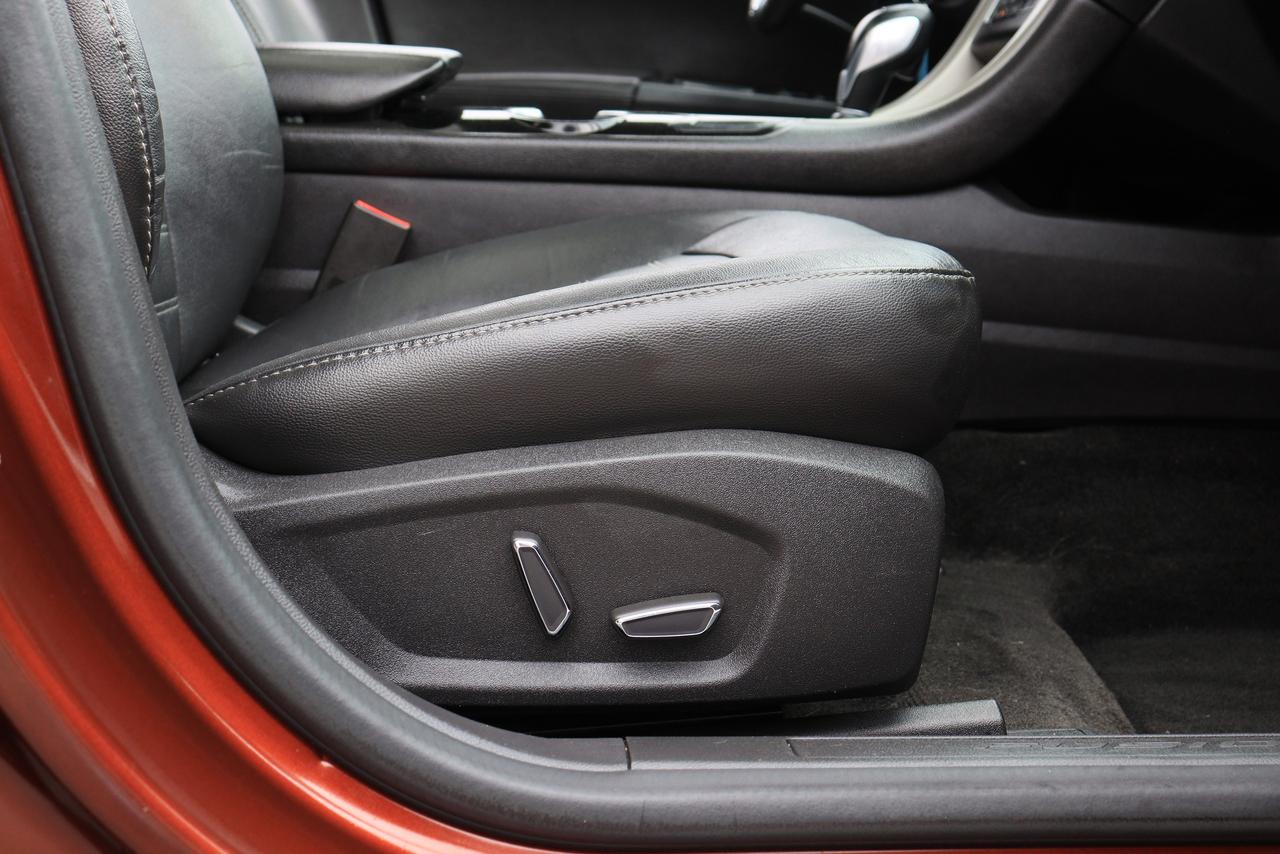 2016 Ford Fusion SE | Leather | Sunroof | Nav | Cam | Alloys & More Photo68