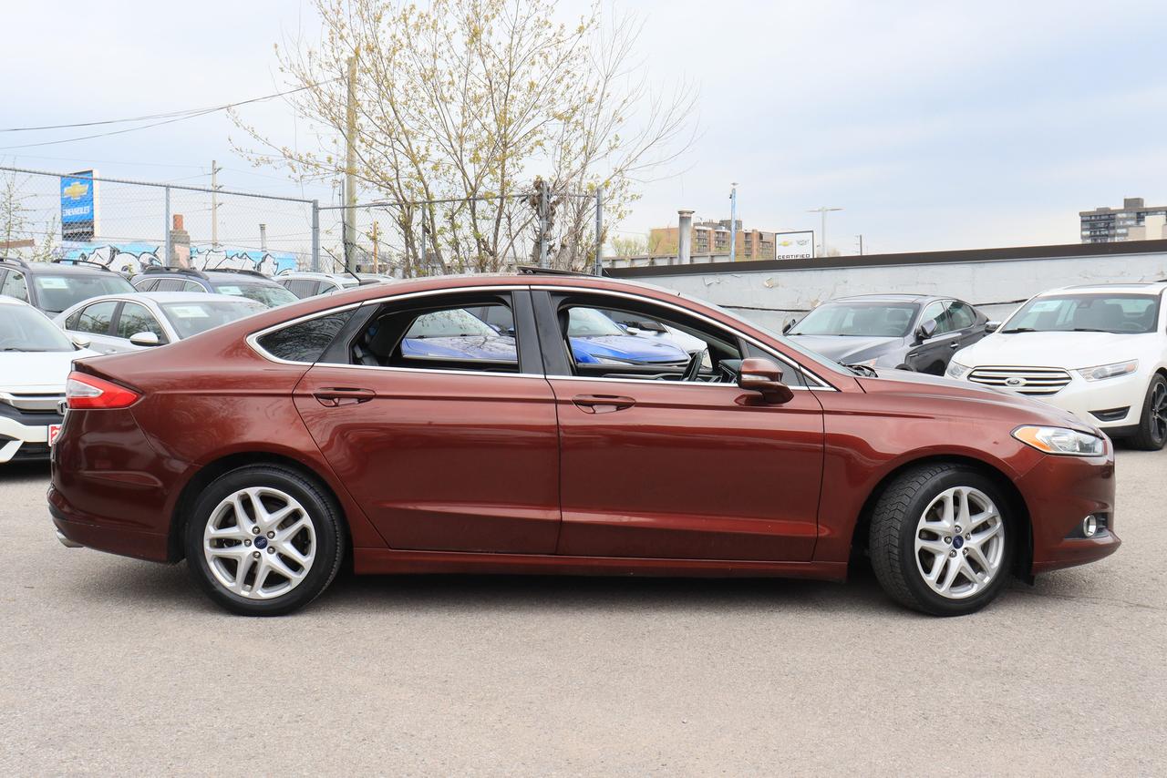 2016 Ford Fusion SE | Leather | Sunroof | Nav | Cam | Alloys & More Photo47