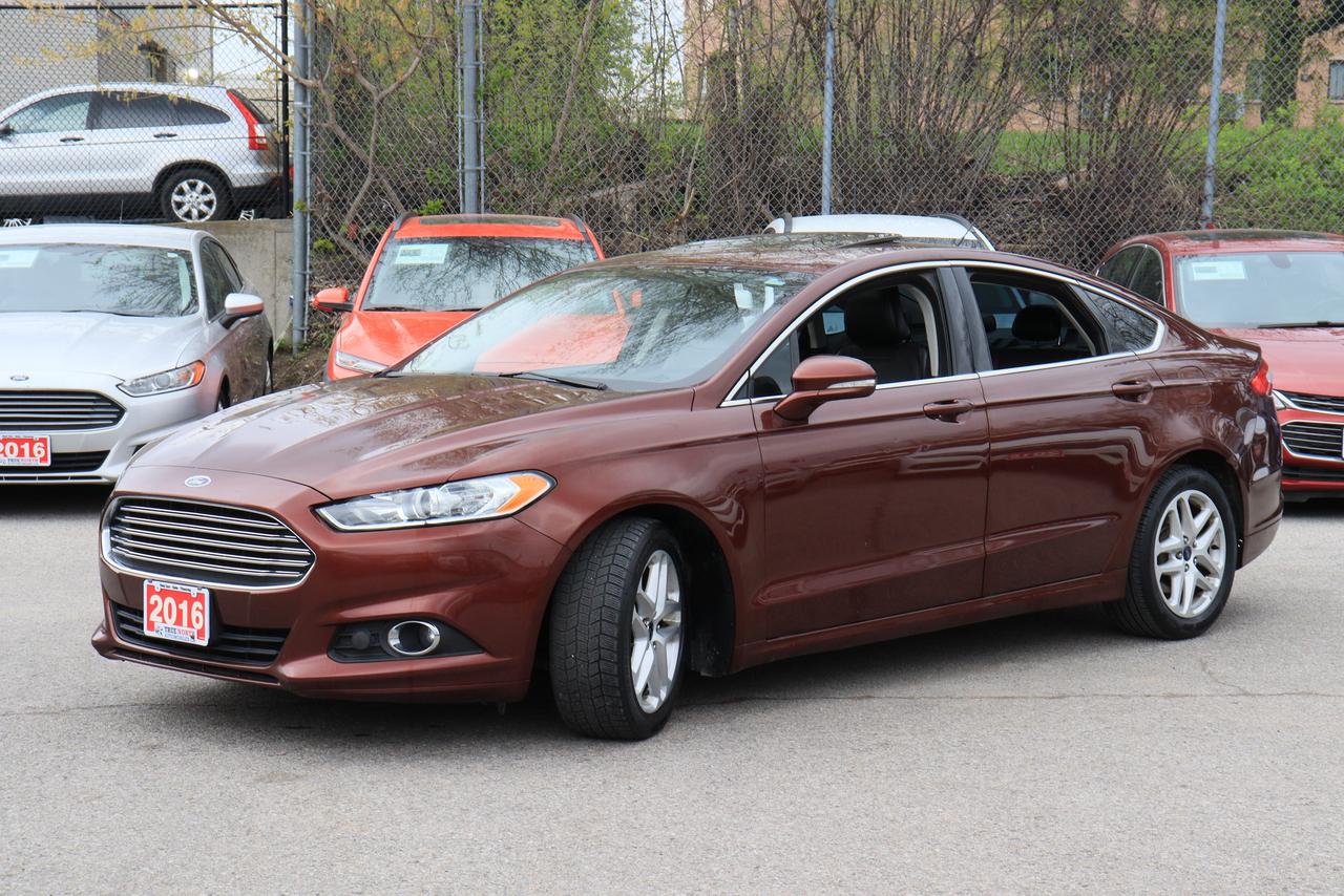 2016 Ford Fusion SE | Leather | Sunroof | Nav | Cam | Alloys & More Photo5