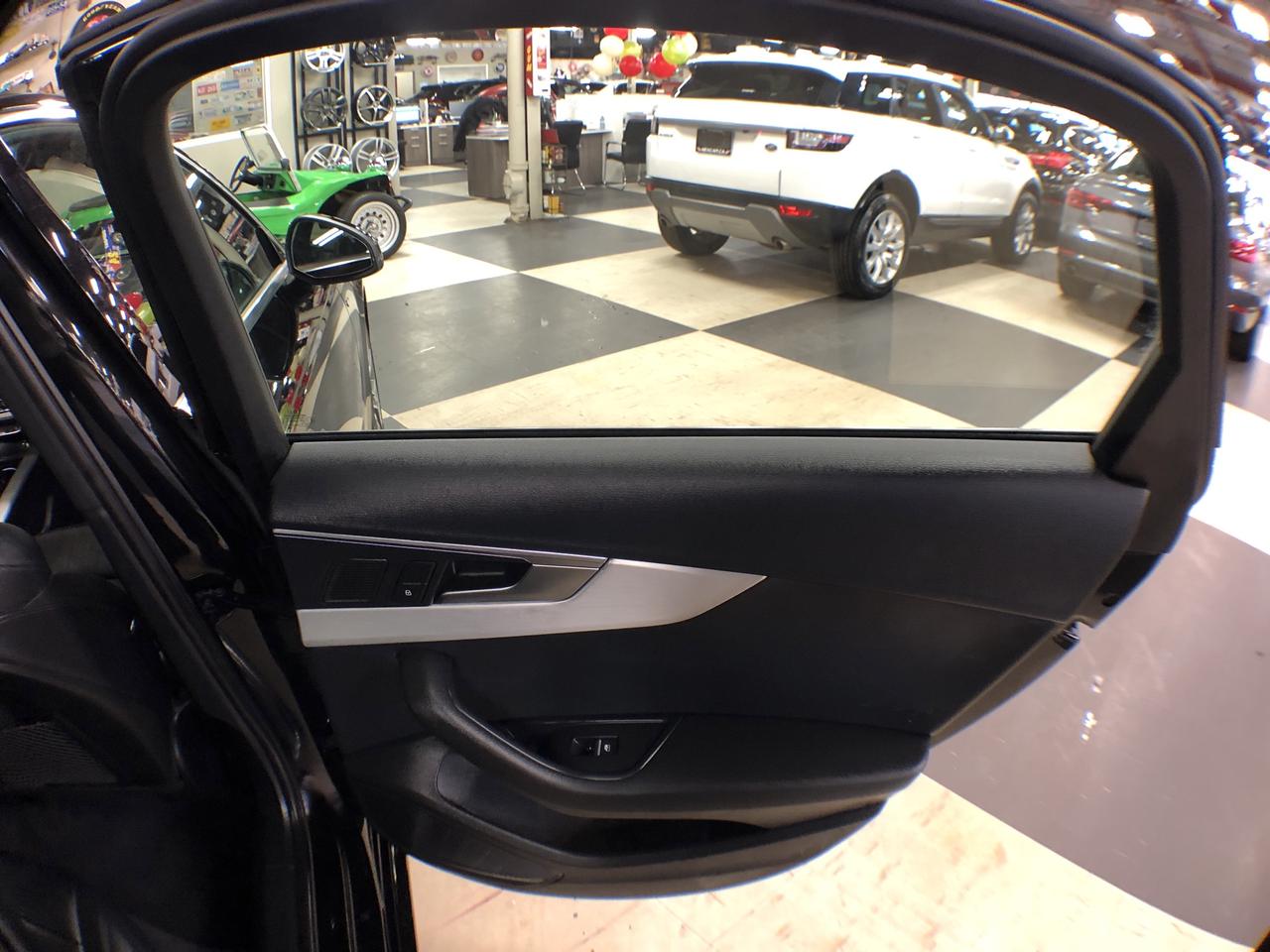 2019 Audi A4 TECHNIK S-LINE AWD LEATHER SUNROOF NAV B/SPOT CAME Photo