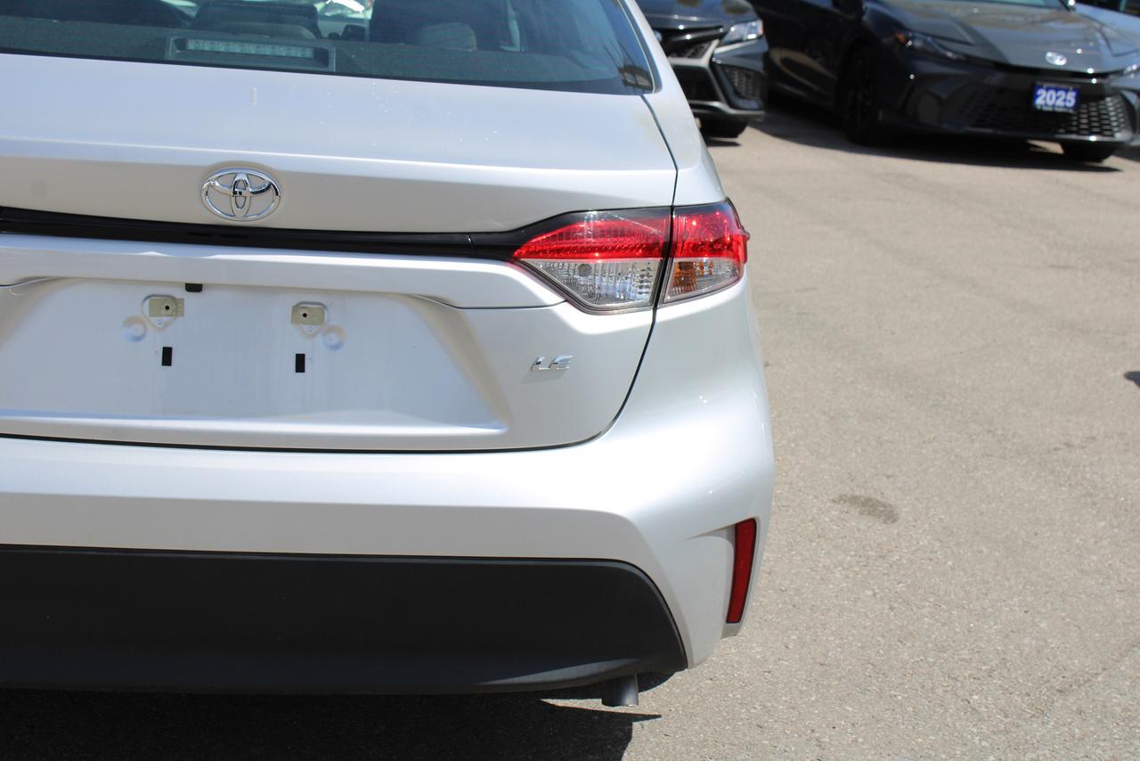 2025 Toyota Corolla LE With Sunroof Photo