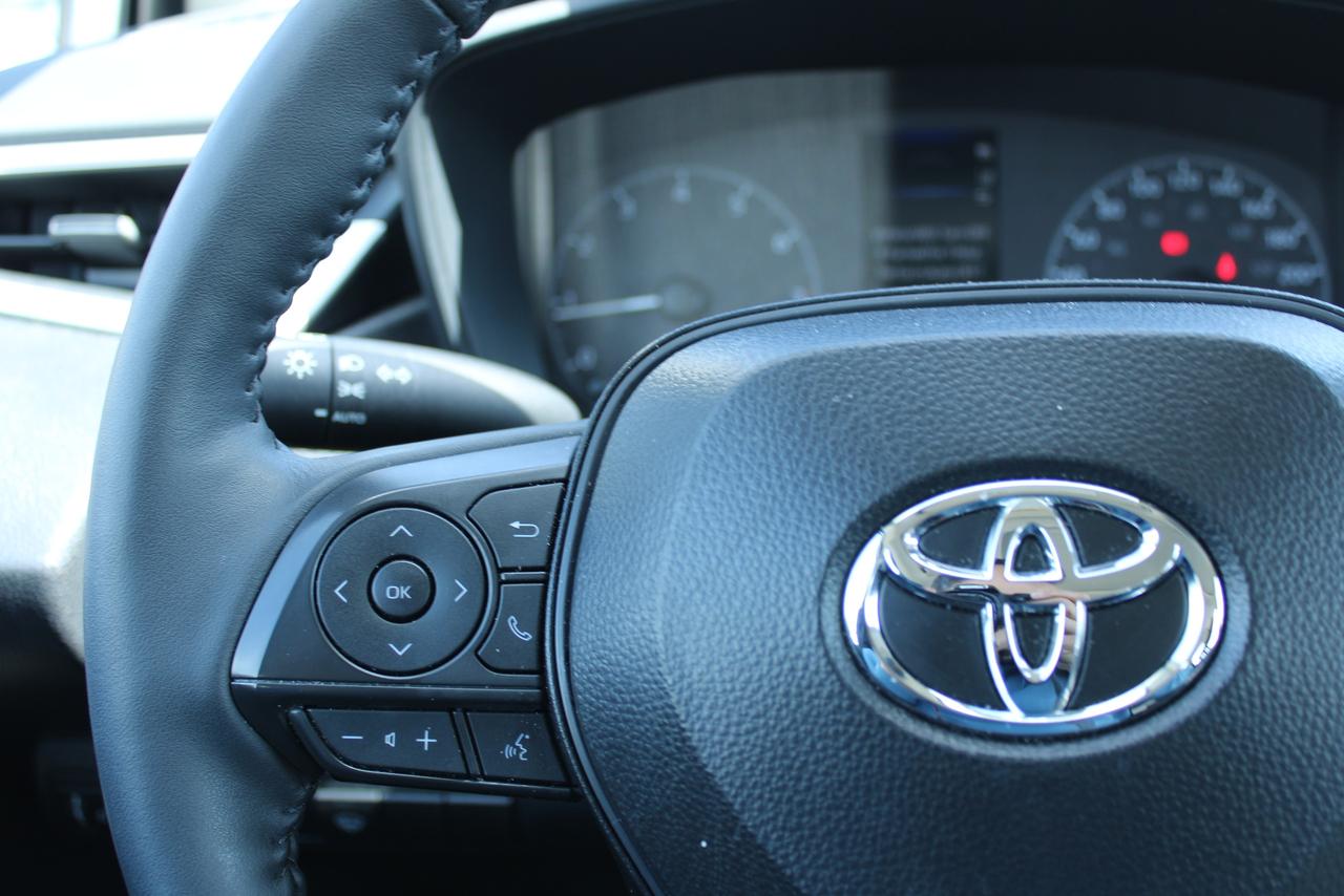 2025 Toyota Corolla LE With Sunroof Photo